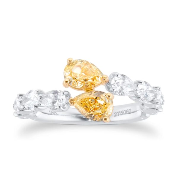 18ct Yellow & White Pear Cut Diamond Ring - Image 4